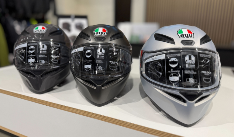 売切り値下げ　Dainese AGV グレー ヘルメット AGV K1S 日本別注カラー展示中